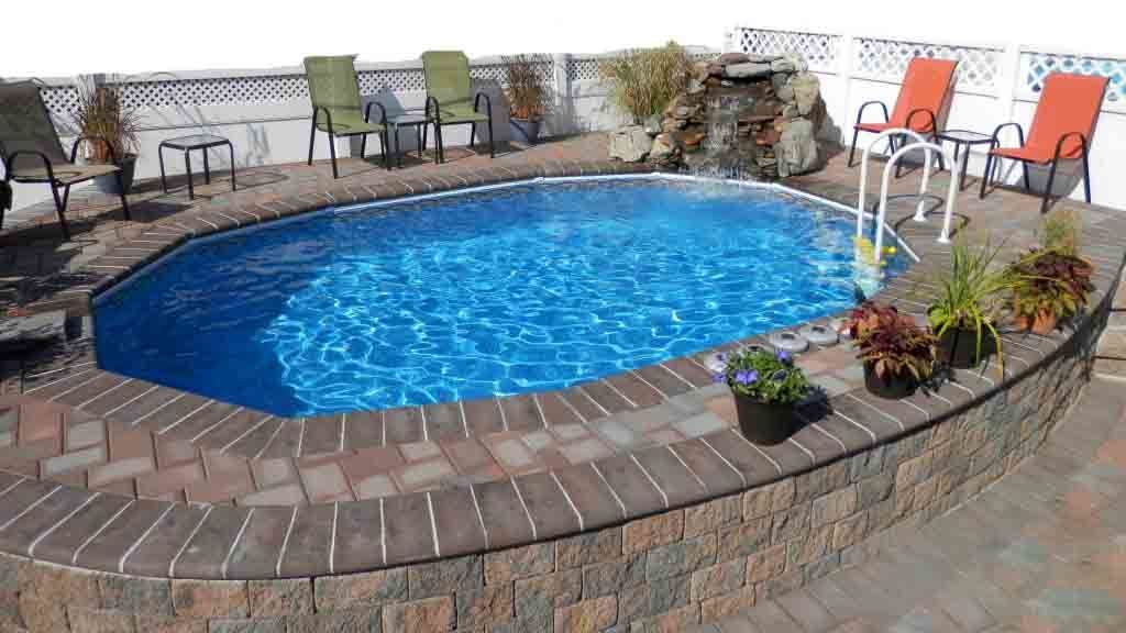 Aquasport 52 with stones wall and deck